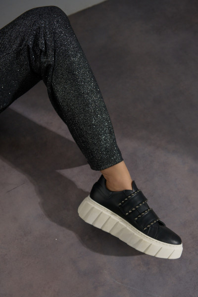 Sneaker με τρουκς
